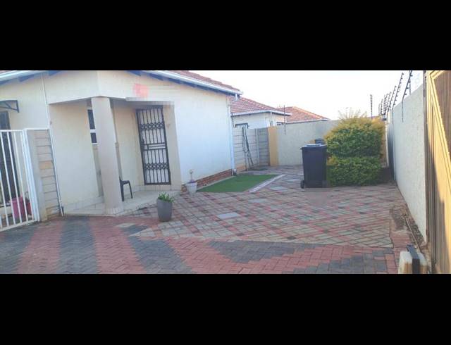 3 BEDROOM PROPERTY TO RENT IN THE ORCHARDS